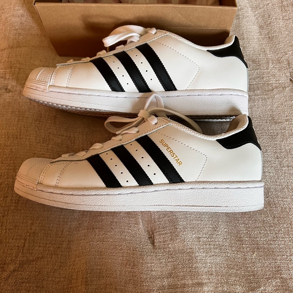 Adidas Superstar Tennis shoes